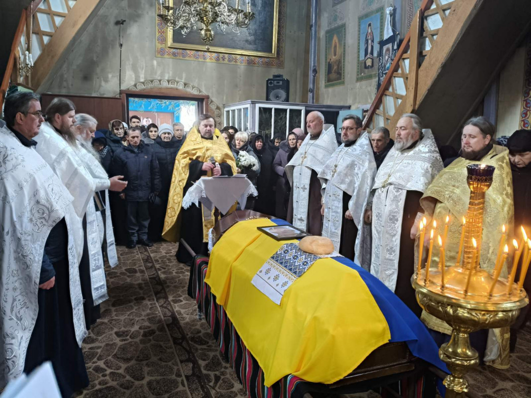 Загинув на Донеччині: на Волині провели в останню путь захисника Анатолія Савчука