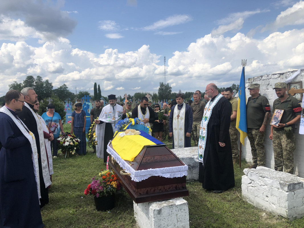 За тиждень громада втретє хоронить Героя: на Волині попрощалися з Володимиром Кондратюком