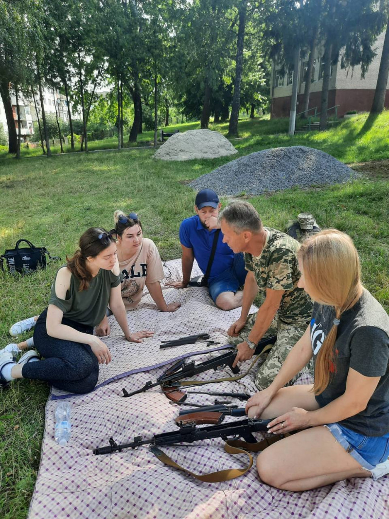 У Нововолинську стартували військові навчання для цивільних