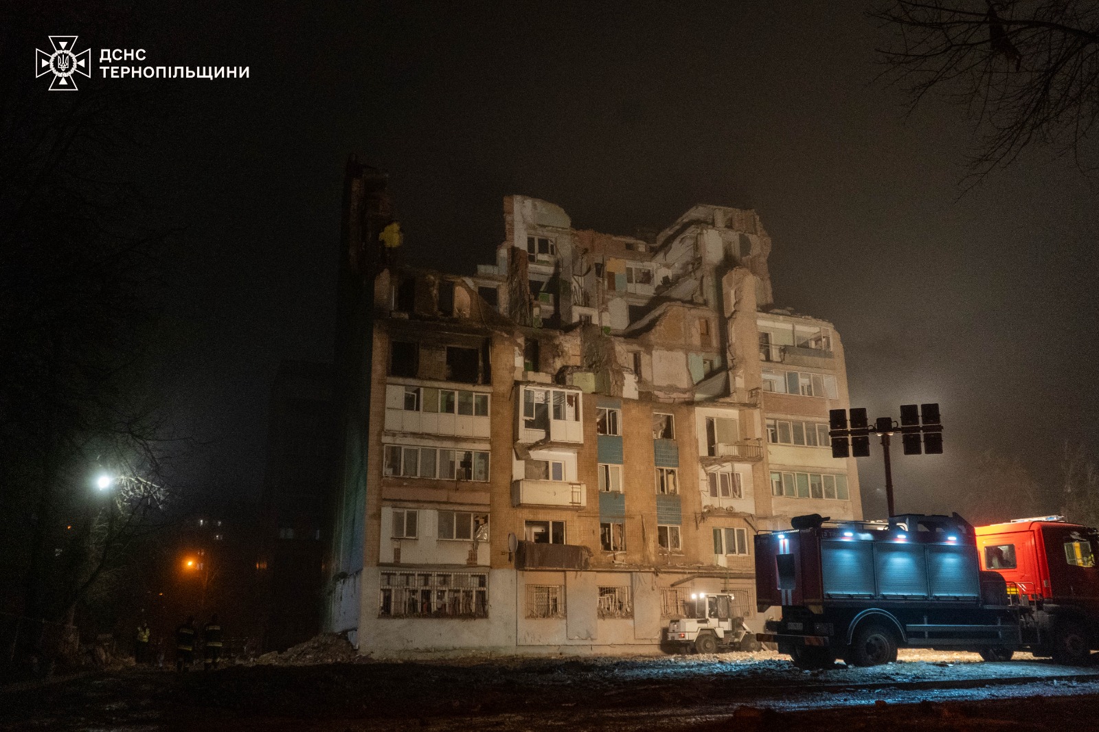 33 загиблих, 6 зниклих безвісти: у Тернополі завершили пошуково-рятувальні роботи на місці російського удару