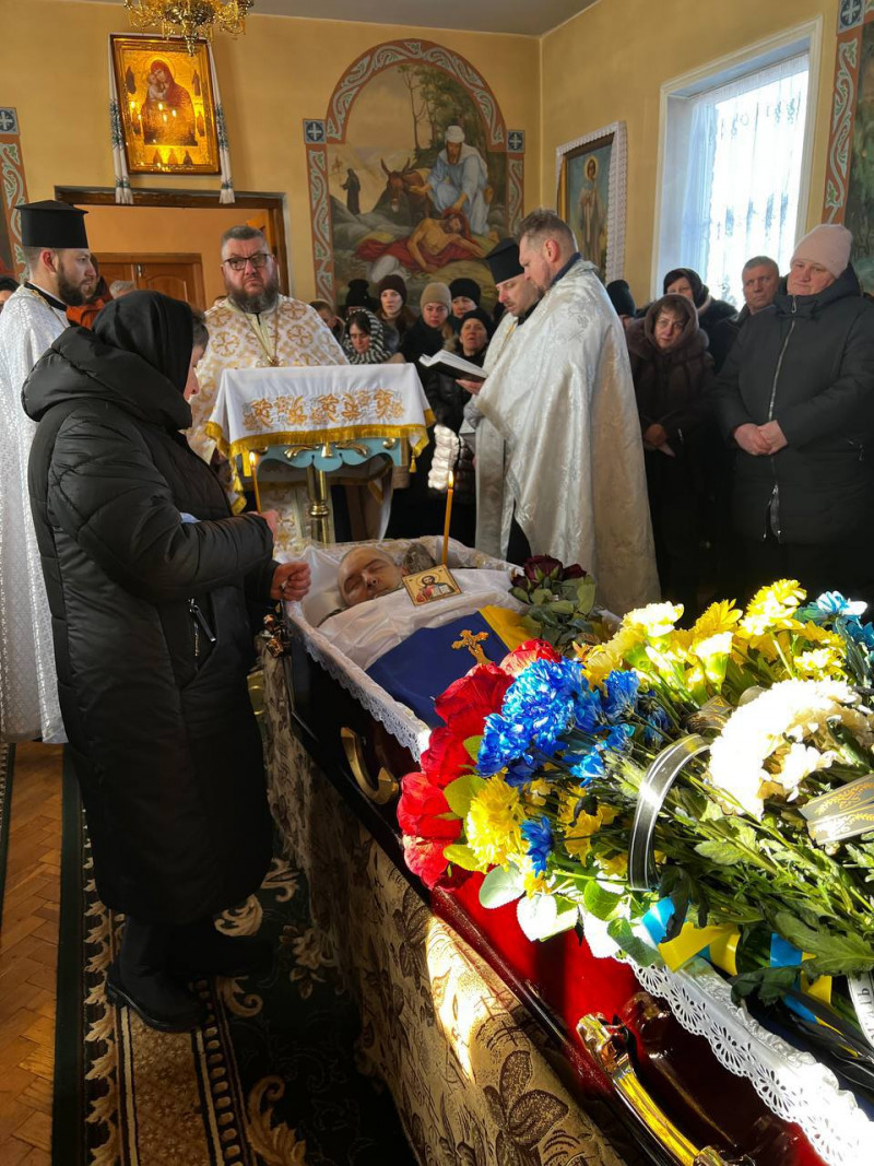 Навіки 33: на Волині попрощалися з військовослужбовцем Валентином Дмитруком