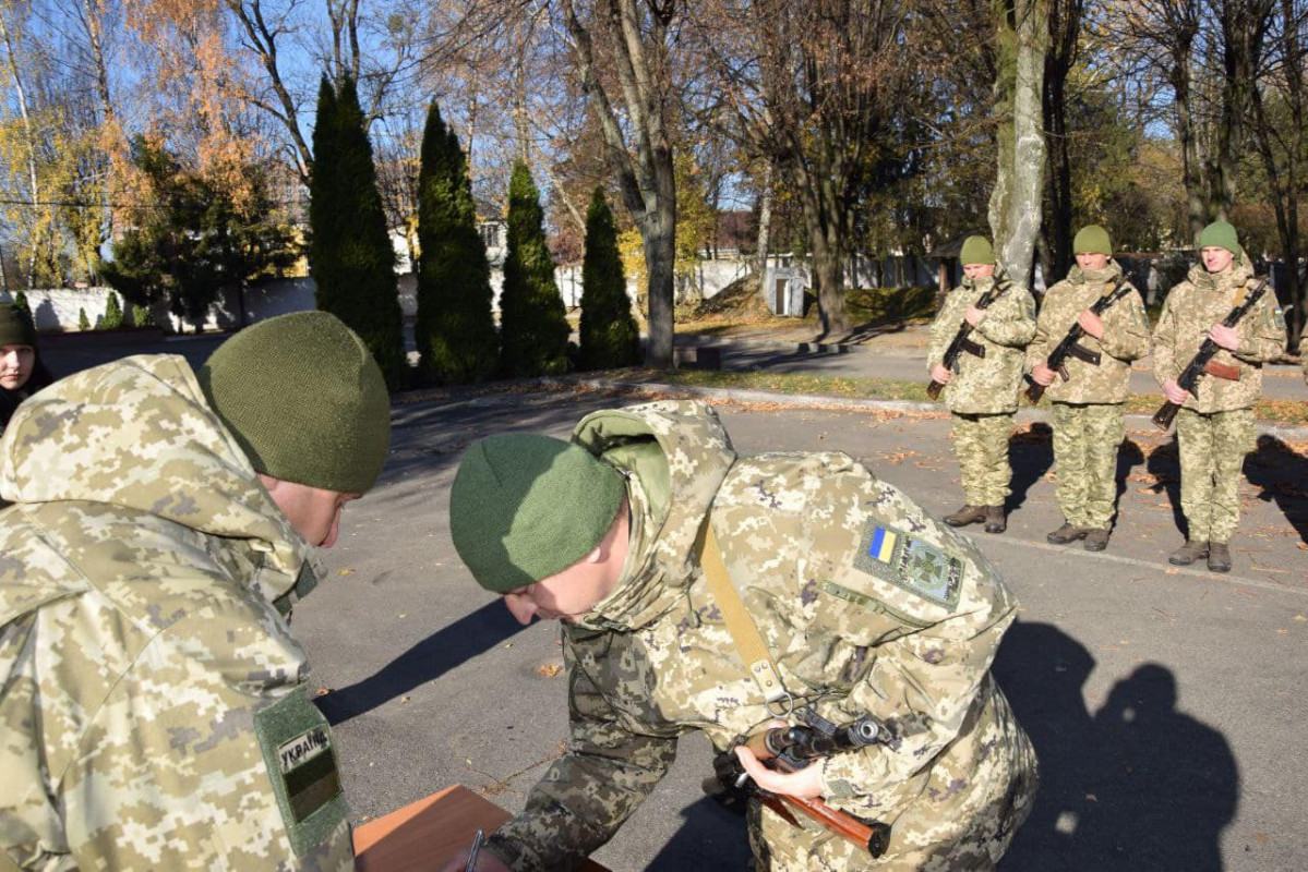 Депутат з Волині склав військову присягу і став на захист України