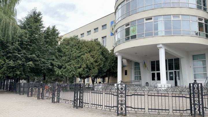 Понад 30 років у танці: історія викладача хореографії з Луцька, який гастролював у Канаді