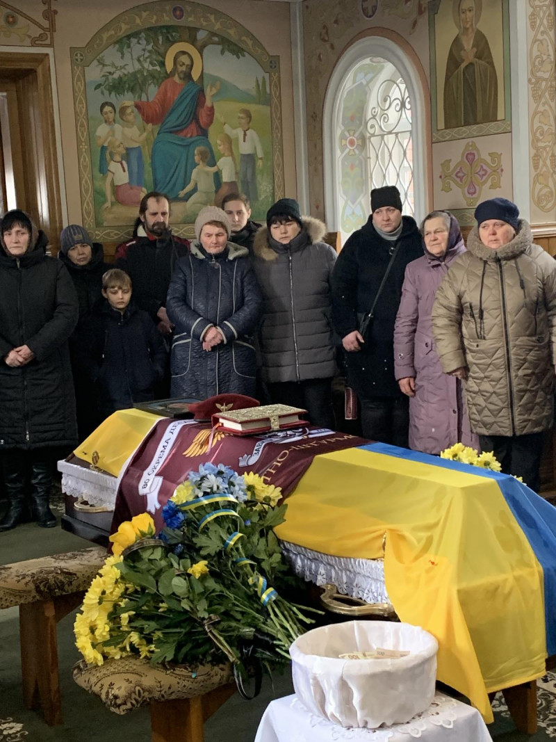 Віддав своє життя за Україну: у селі біля Луцька попрощалися з Героєм Вячеславом Жданюком