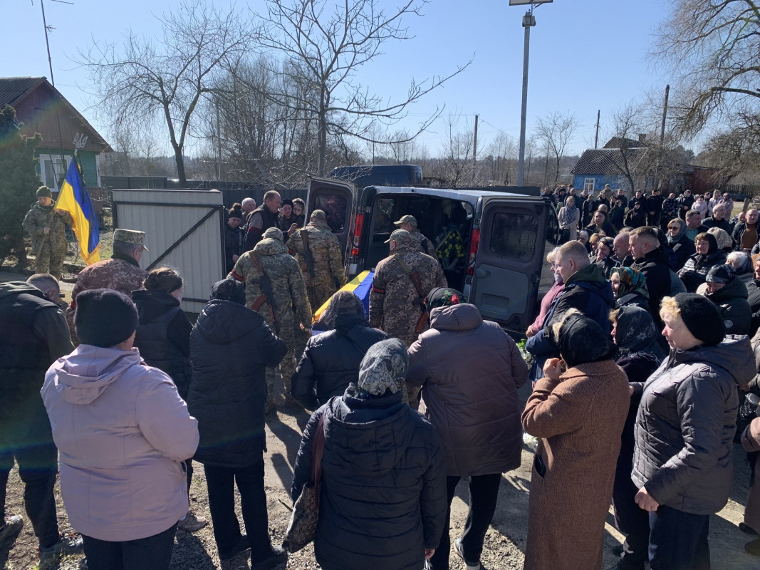 Поліг у бою на Сумщині: в останню дорогу провели Героя з Волині Олександра Бакальця