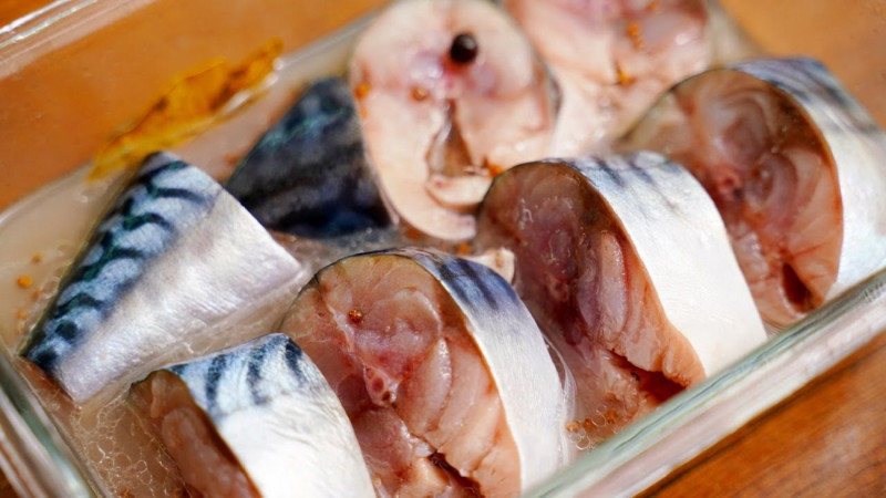 Готую кожного Різдва: як замаринувати скумбрію, щоб усі були в захваті