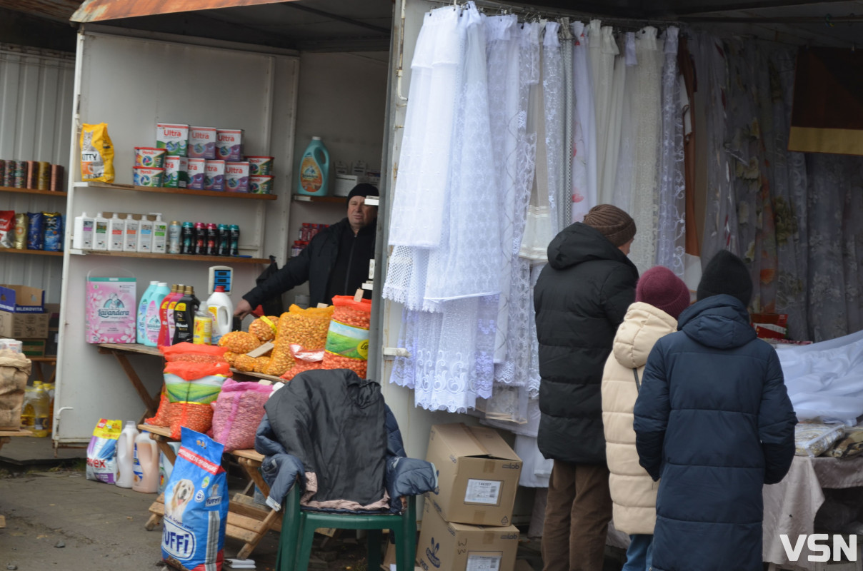 Скільки коштують насіннєвий часник і цибуля у прикордонному містечку на Волині