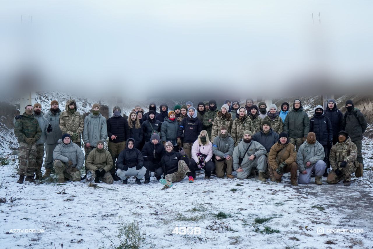 Вогонь, дрони та такмед: у Луцьку понад сотню цивільних навчали військової справи