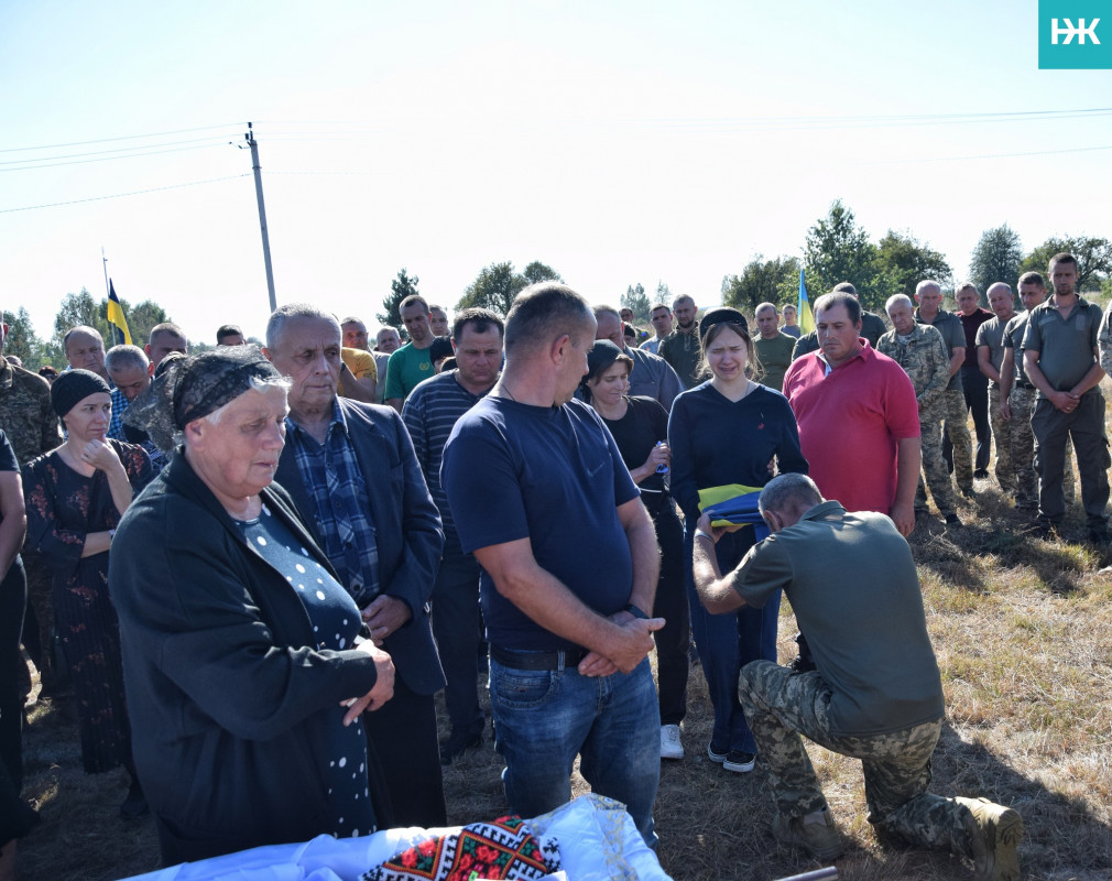 Поховали поряд із могилою його рідного брата-захисника: на Волині попрощались із Героєм Василем Мухою