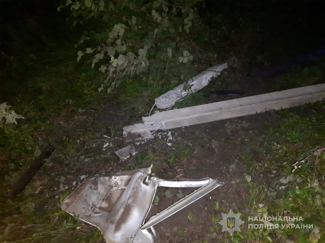 Смертельна аварія на Волині: авто в'їхало у стовп