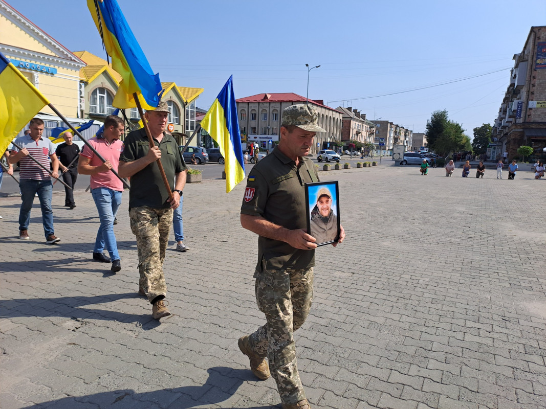 За день до загибелі отримав відзнаку від командира: на Волині попрощались із Героєм Володимиром Гузем