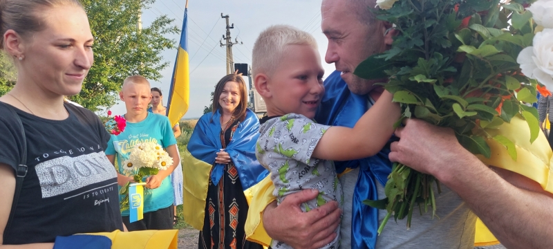 Повернення з полону: захисник з Волині вперше ступив на рідну землю після реабілітації