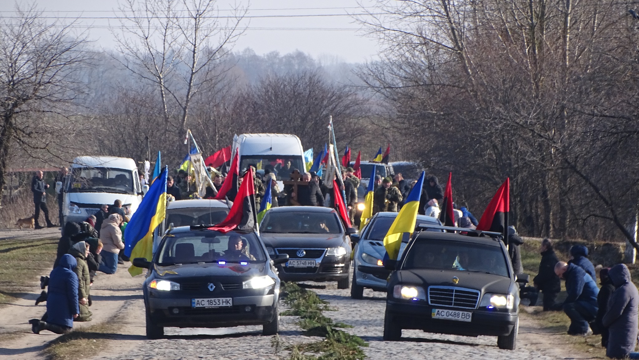 Навіки 37: на Волині в останню дорогу провели молодого Героя Андрія Савчука