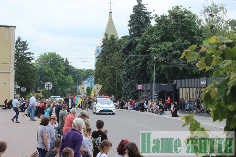 Повернувся з-за кордону, щоб стати на захист Батьківщини: на Волині попрощалися із Героєм Антоном Скаршевським