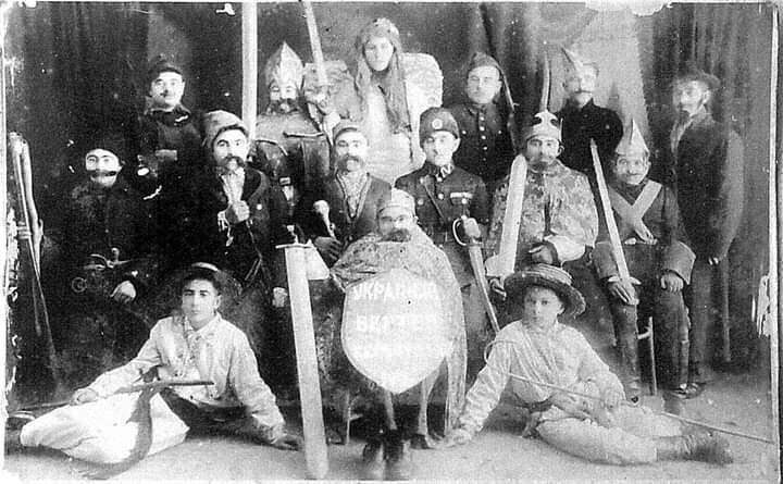 Волинь на старих фото: як колядували та готували вертепи понад століття тому