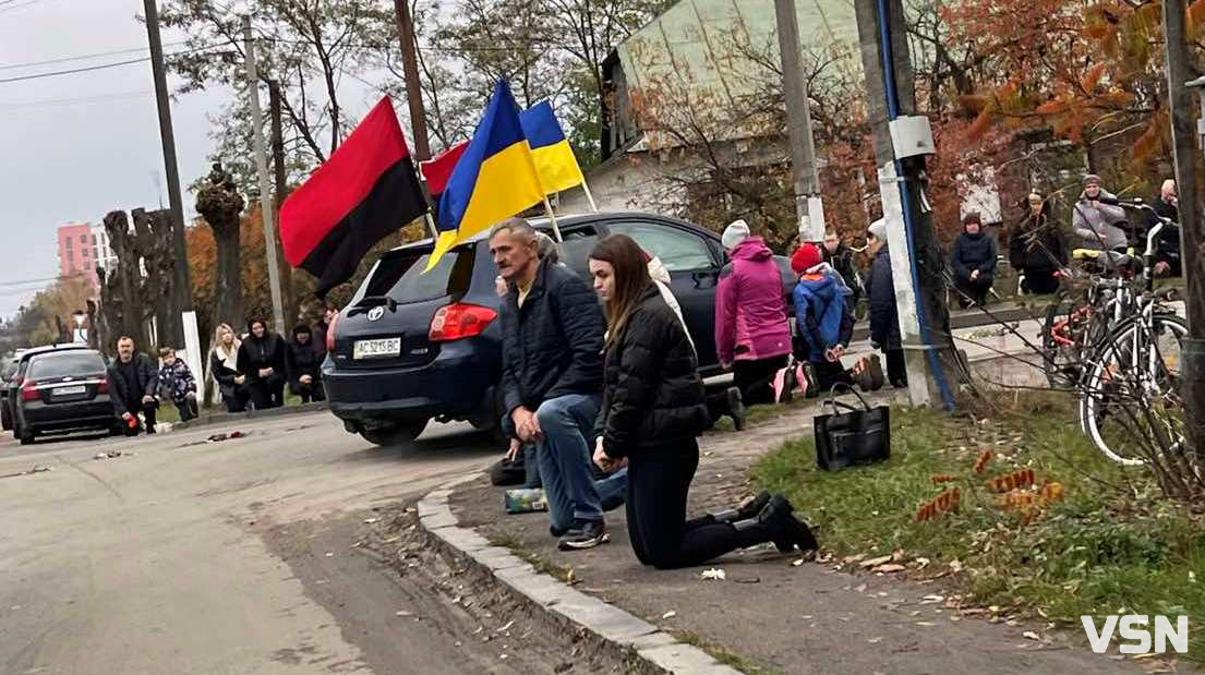 «На щиті» з Курщини повернувся додому: на Волині попрощалися із Героєм Костянтином Карабаджаком