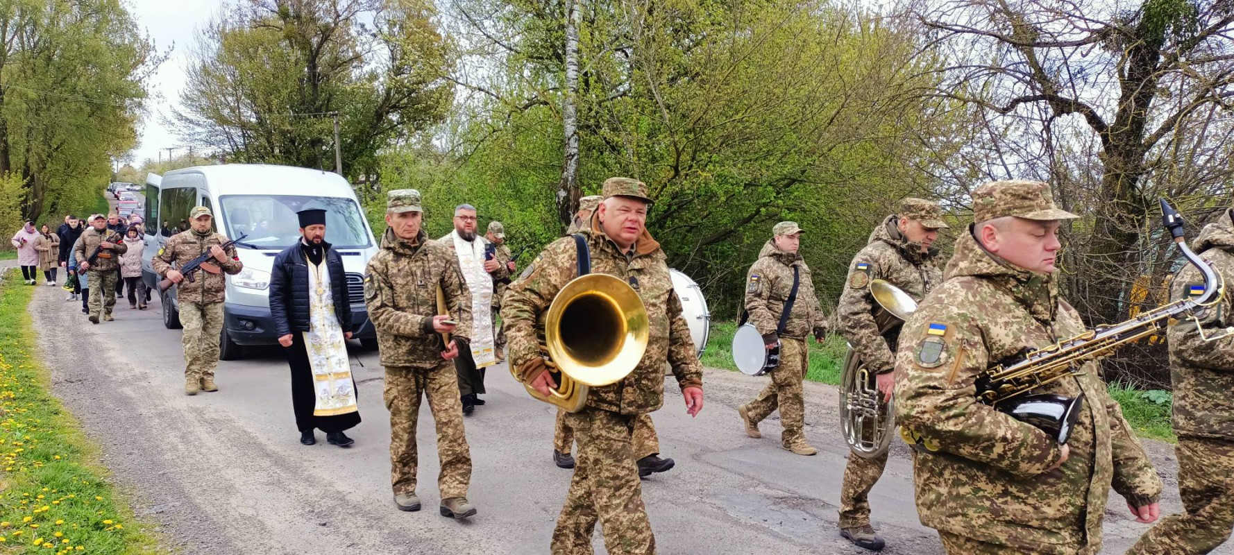 У липні став до лав захисників, а в листопаді - загинув: біля Луцька поховали Героя Миколу Андрійчука, який вважався зниклим безвісти