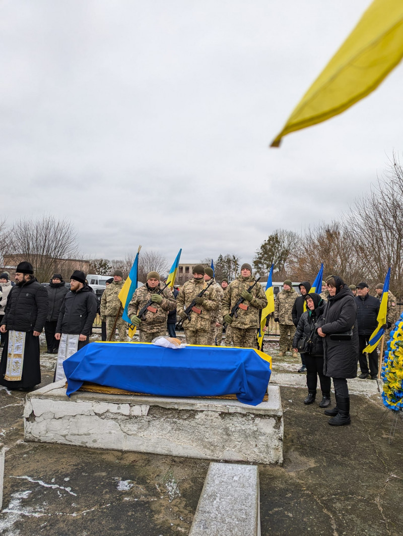 Так і не встиг створити сім'ю: на Волині попрощалися з Героєм Олегом Гарасимлюком