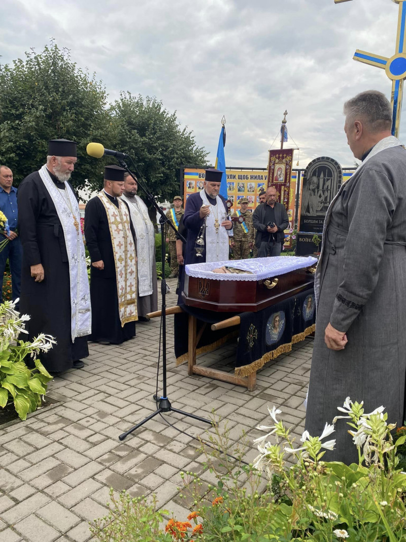 Життя обірвалось унаслідок важкого поранення: на Волині попрощались із Героєм Сергієм Грищуком