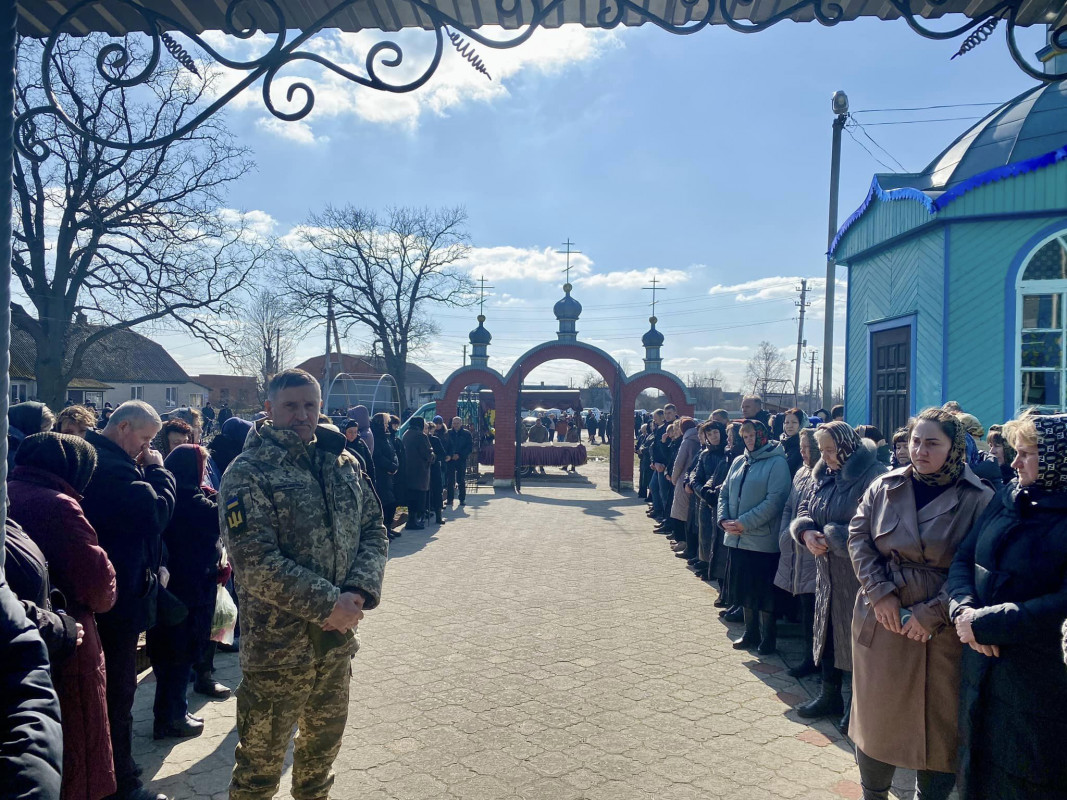 Герої не вмирають: на Волині поховали загиблого захисника Сергія Янчука. Фото