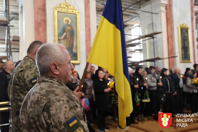 Двоє захисників повернулися додому назавжди: у Луцьку попрощалися з Василем Тихим і Максимом Василевським