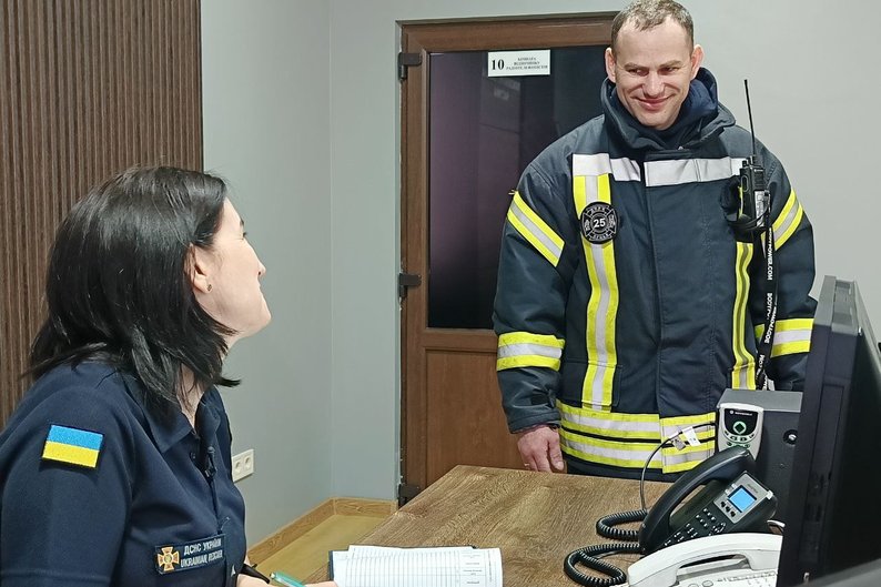 «Найскладніше, коли є загиблі»: радіотелефоністка пожежної частини Луцька про свою роботу