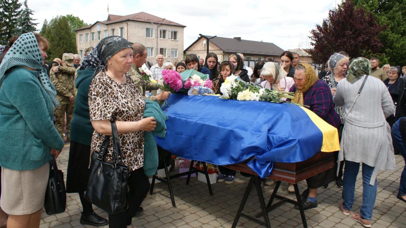 Назавжди 29: на Волині провели в останню дорогу захисника Анатолія Радчука