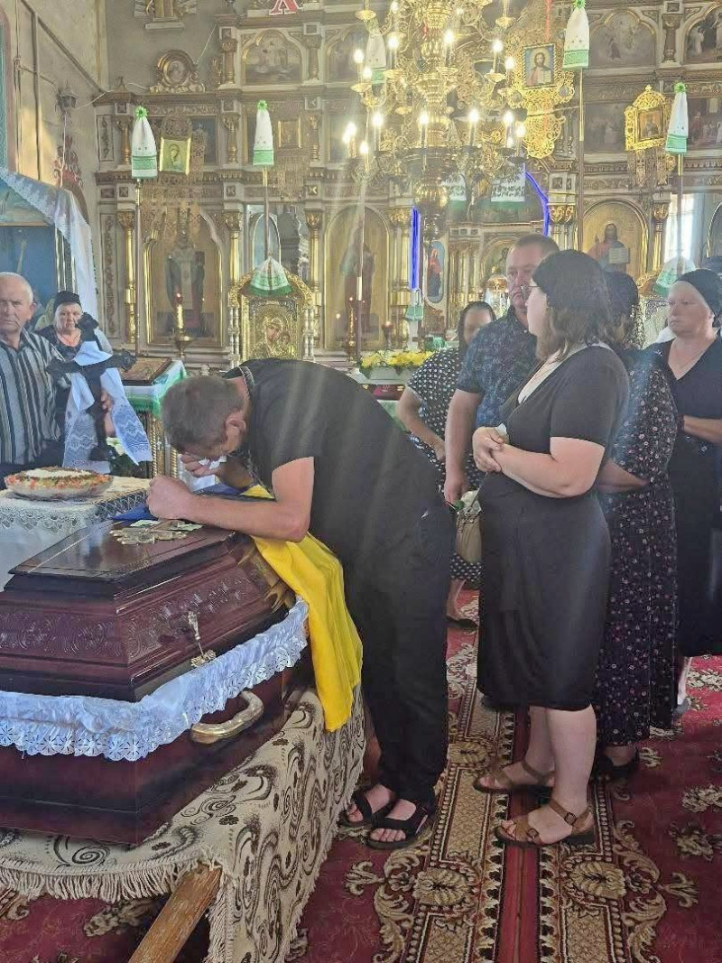 Загинув за два місяці до весілля: історія військового з Волині, який по кілька годин відбивав рої ворожих дронів
