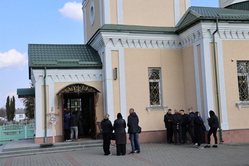 У Луцьку провели в останню дорогу полеглого воїна Дениса Савчука