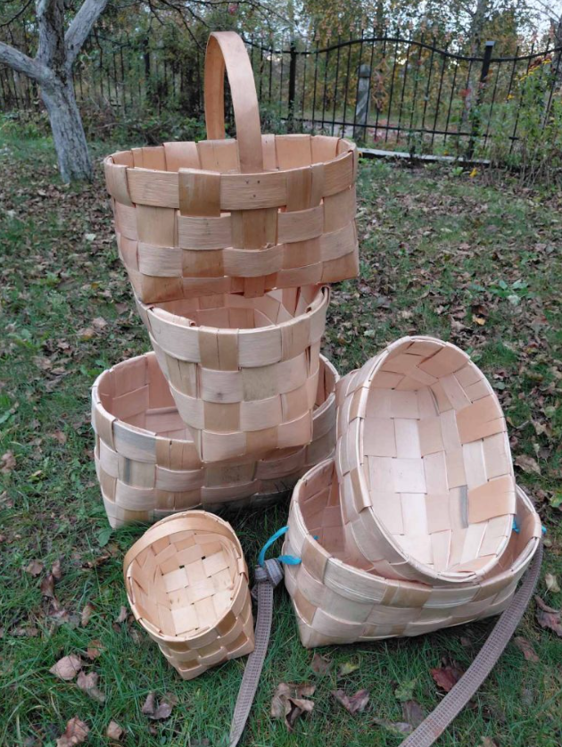 Друга молодість ремесла: пенсіонер з Волині відродив виготовлення дерев’яних коробок