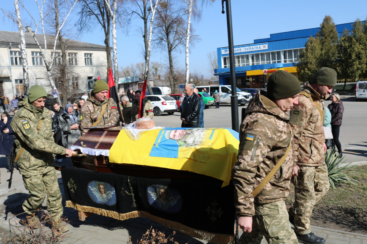 Загинув наприкінці грудня 2024 року: на Волині попрощалися з Героєм Андрієм Мацеруком