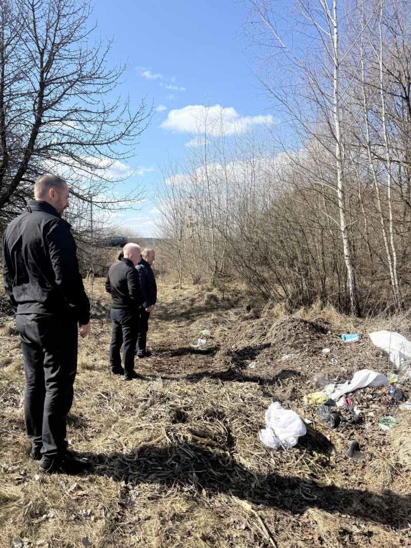 У Луцькому районі виявили масштабне сміттєзвалище