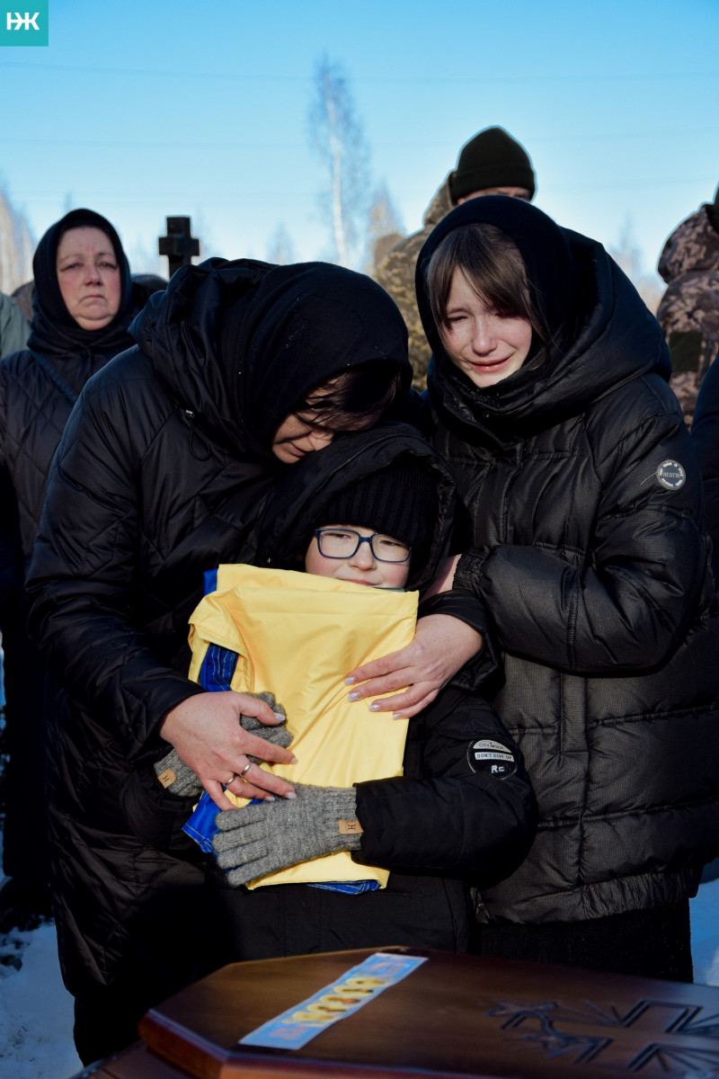 Осиротіли донечка і син: на Волині попрощалися із 43-річним Героєм Віктором Веремійчиком