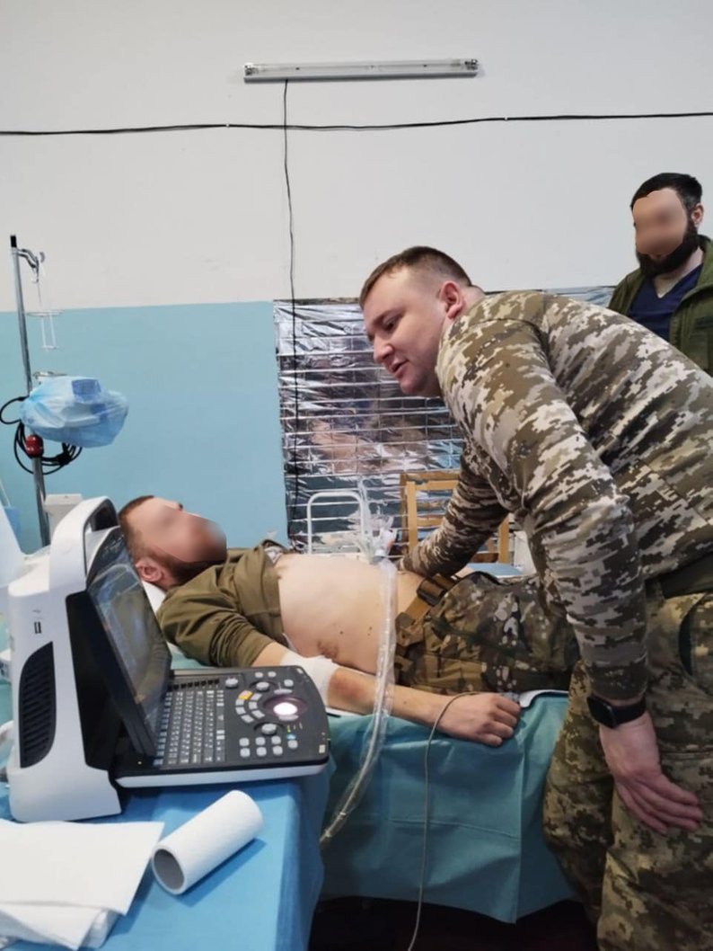 «Я не «відкосив» і не втік»: історія лікаря з Волині, який два роки рятував життя під обстрілами