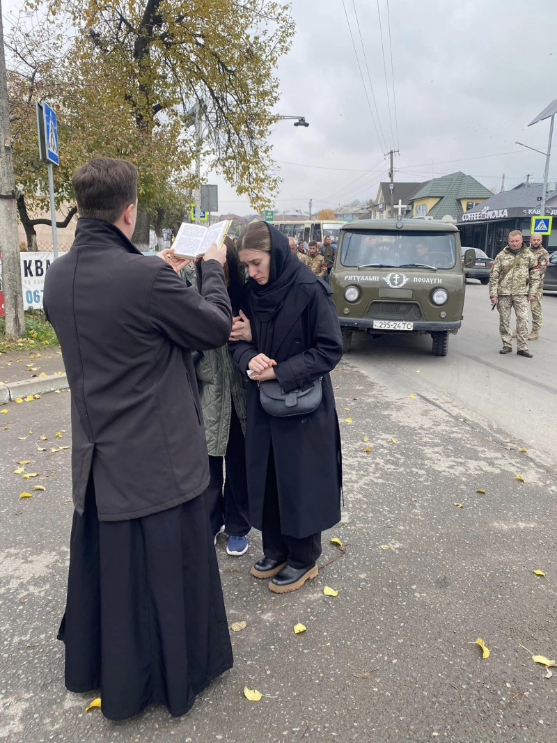 Життя обірвалося у відпустці: на Волині попрощалися із Героєм Віталієм Прусом