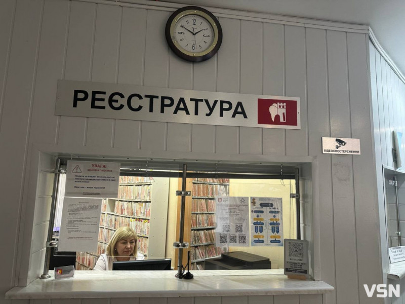 «Зубна фея» від захисників: військові подякували стоматологам Луцької поліклініки незвичним подарунком