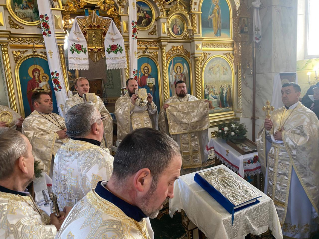 Перший український священник у місті: на Волині поховали протоієрея храму ПЦУ