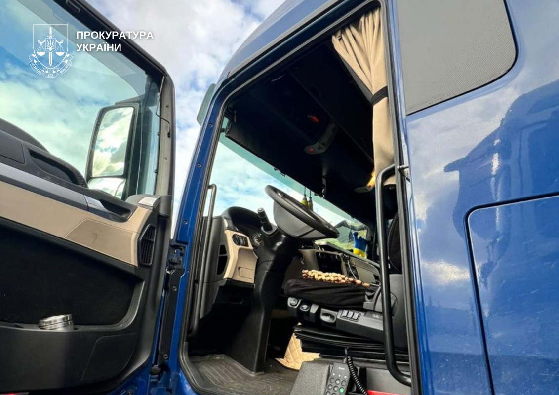 Судитимуть лучанина, який у вантажівці намагався переправити чоловіка до Польщі