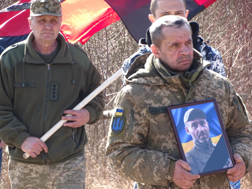 Майже вісім місяців вважався зниклим безвісти: на Волині попрощалися з Героєм Миколою Луцюком