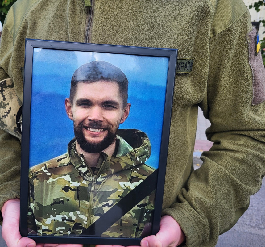 Не дочекався народження дитини: на Волині попрощались з Героєм Леонідом Семенюком