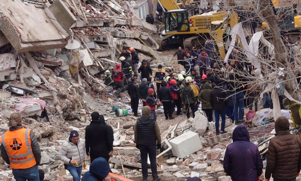 Унаслідок землетрусу в Туреччині та Сирії загинуло понад 1200 людей. Повідомляють про повторні поштовхи