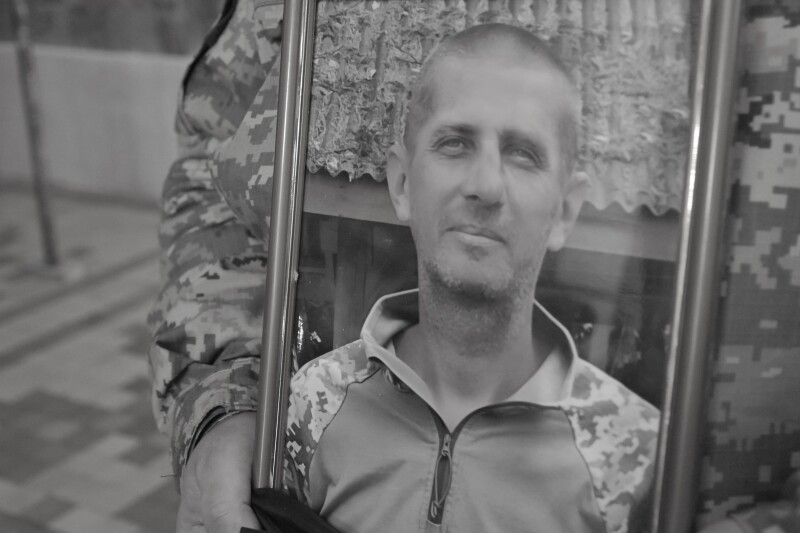 Два прощання в один день: у Луцьку поховали Героїв Вадима Басараба та Сергія Вікторського