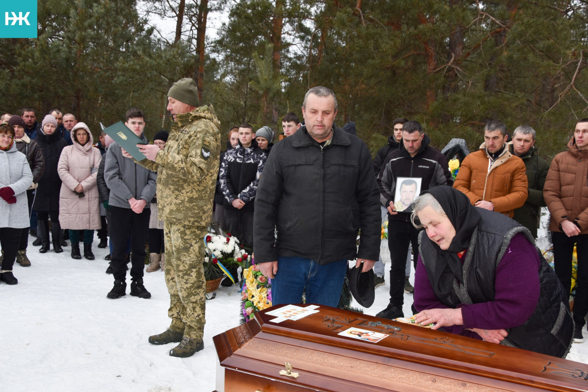 Понад півтора року вважався зниклим безвісти: на Волині попрощалися з Героєм Володимиром Невірцем