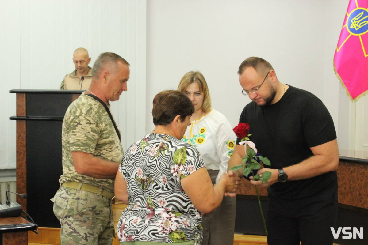 «Це для мене велика честь… Я знав багатьох з них»: у Луцьку вручили посмертні нагороди сім’ям загиблих Героїв