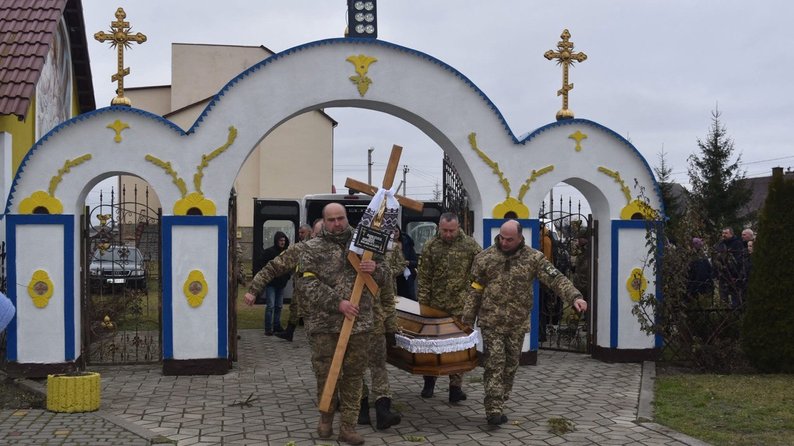 Прощалися на роздоріжжі села, бо храм священник УПЦ МП не відчинив: історія загиблого Героя з Волині