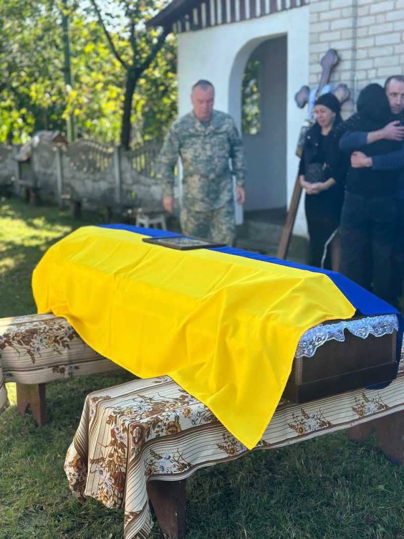 Повернувся додому «на щиті»: на Волині попрощалися із захисником Сергієм Міньковським