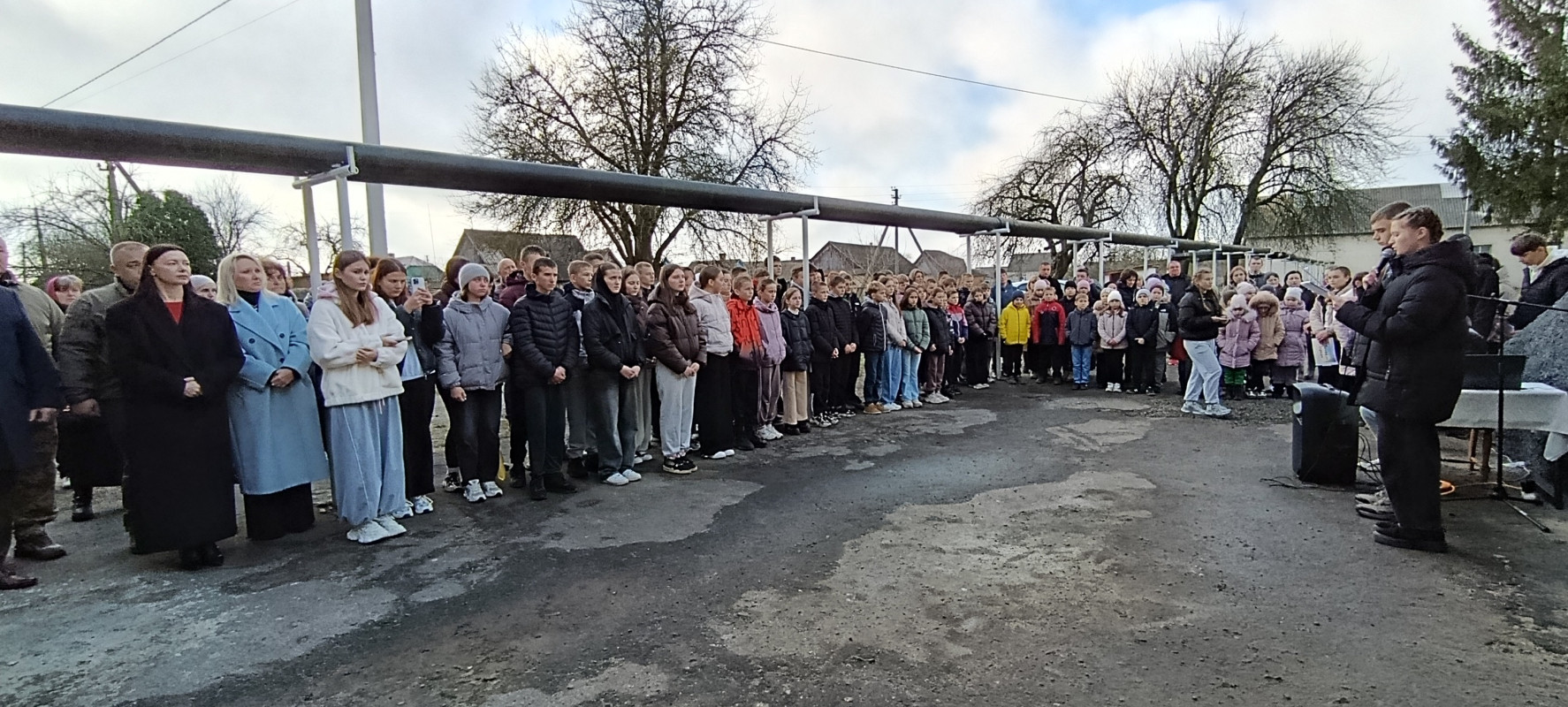 На фасаді сільського ліцею на Волині відкрили аж сім меморіальних дощок загиблим Героям