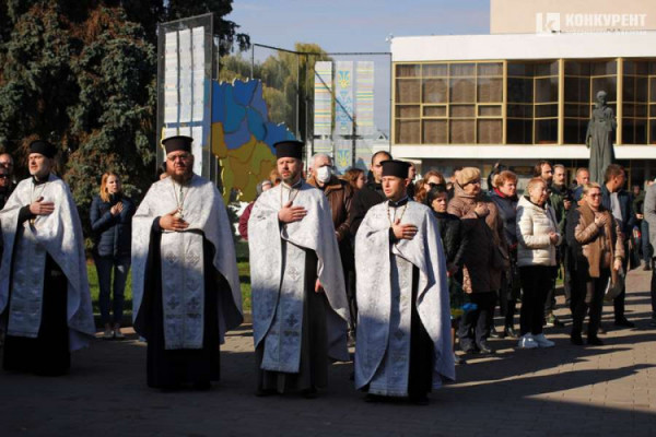 Назавжди 37-річний: у Луцьку попрощалися із Героєм Олександром Мартинюком