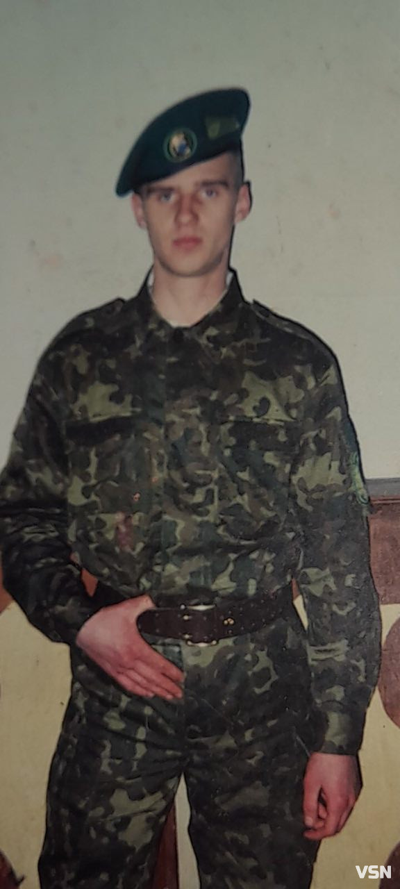 «Не хвилюйся, мамо, ми в лісі рибку ловимо», а у слухавці – вибухи: спогади про Героя з Волині Євгена Сороку