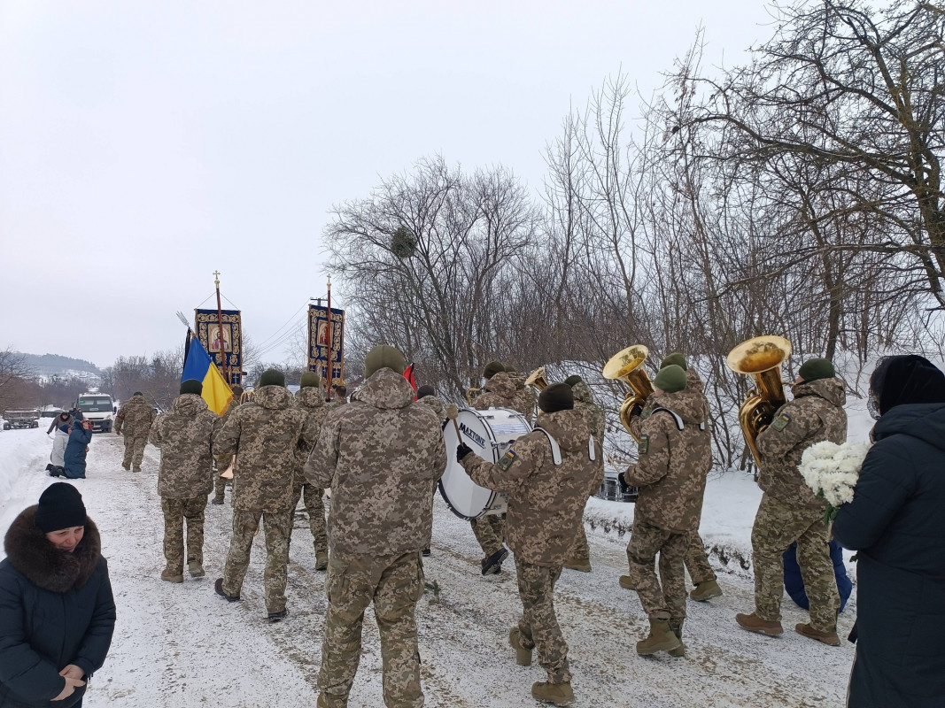 Тривалий час вважався зниклим безвісти: на Волині попрощалися з Героєм Володимиром Вакульчуком